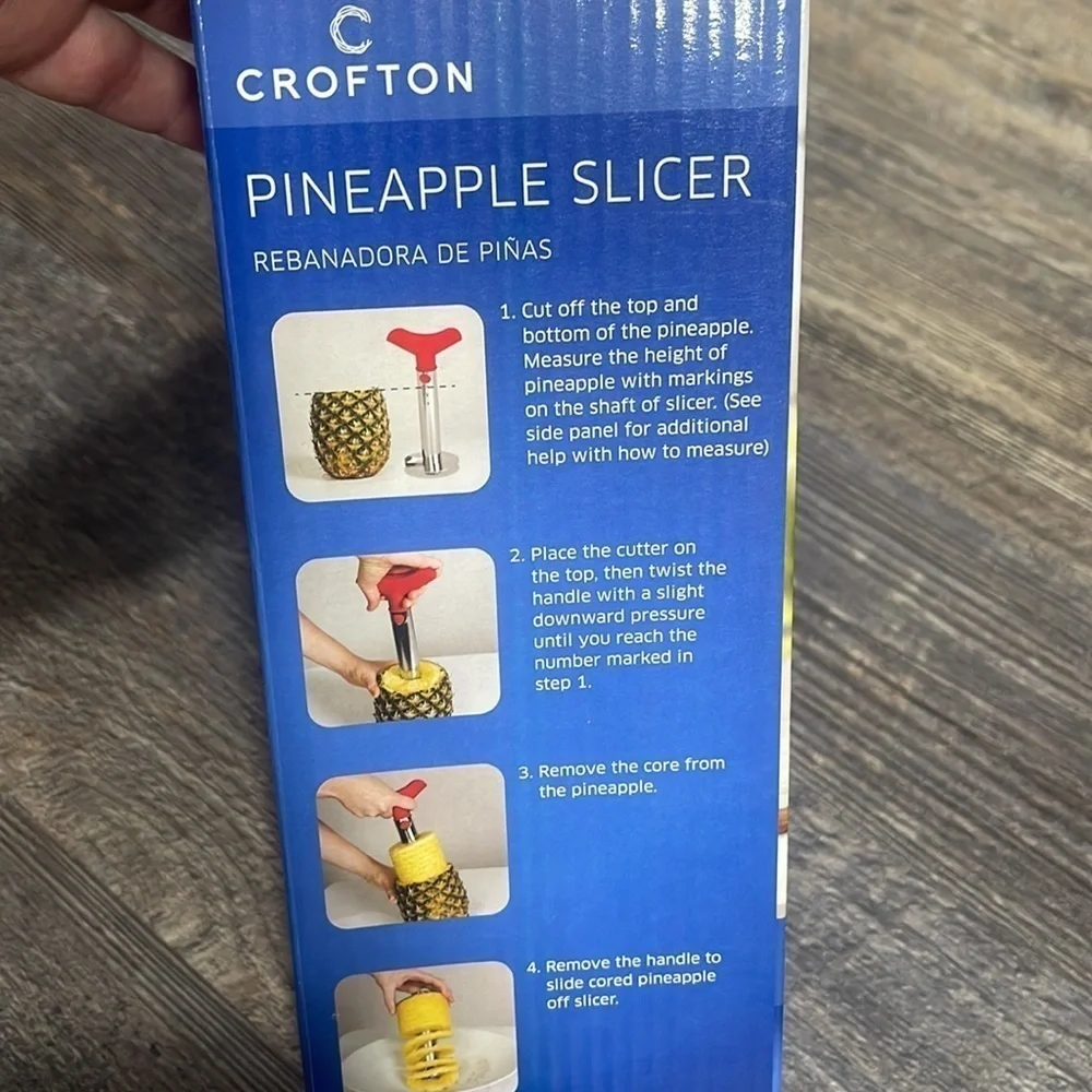 Crofton pineapple slicer